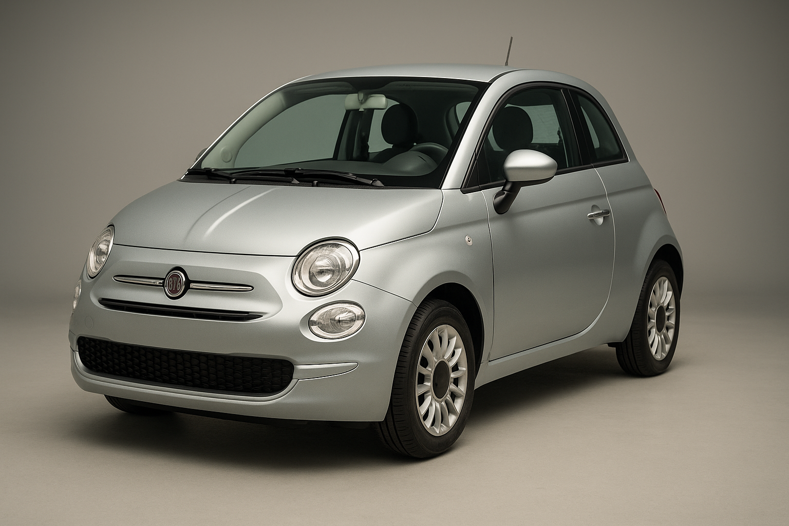 photo 3/4 avant du Fiat 500 1.2 sur fond neutre, éclairage studio, rendu net