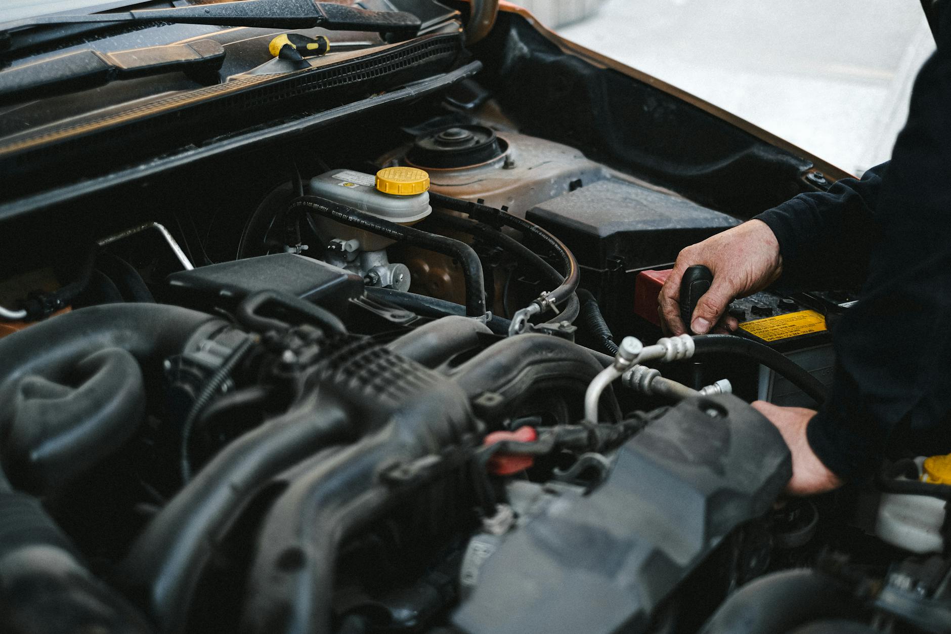 dépose arbre de transmission Peugeot 207 1.4 75 boîte BE4 remplacement embrayage